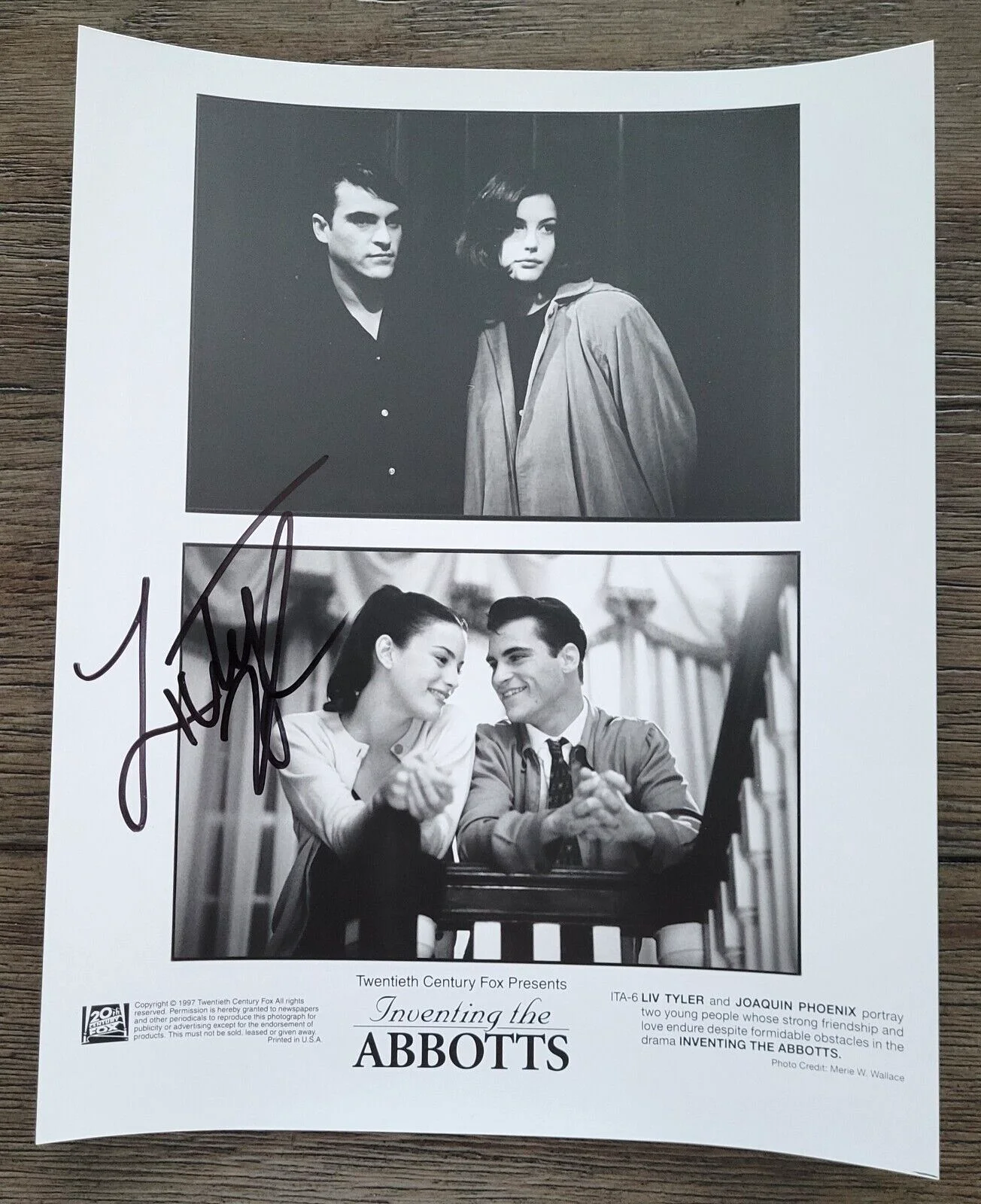 Liv Tyler — LIV TYLER Signed 8x10 Movie Photo Promo Inventing the Abbotts Autograph Photo