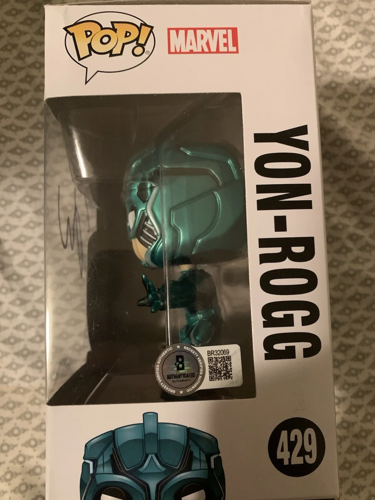 Jude Law — Jude Law Signed Yon-Rogg Funko Captain Marvel 429 Authentic Autograph Beckett, изображение 3
