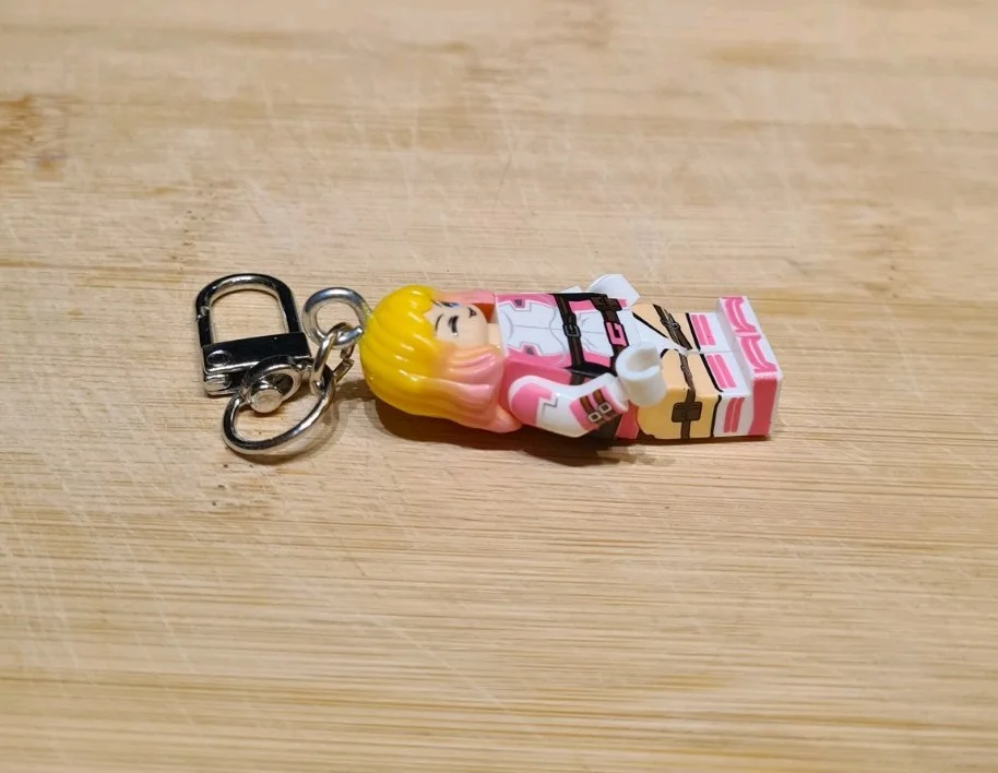 LEGO CUSTOM MARVEL SUPER HEROES GWENPOOL MINIFIGURE KEYCHAIN KEYRING, image 3