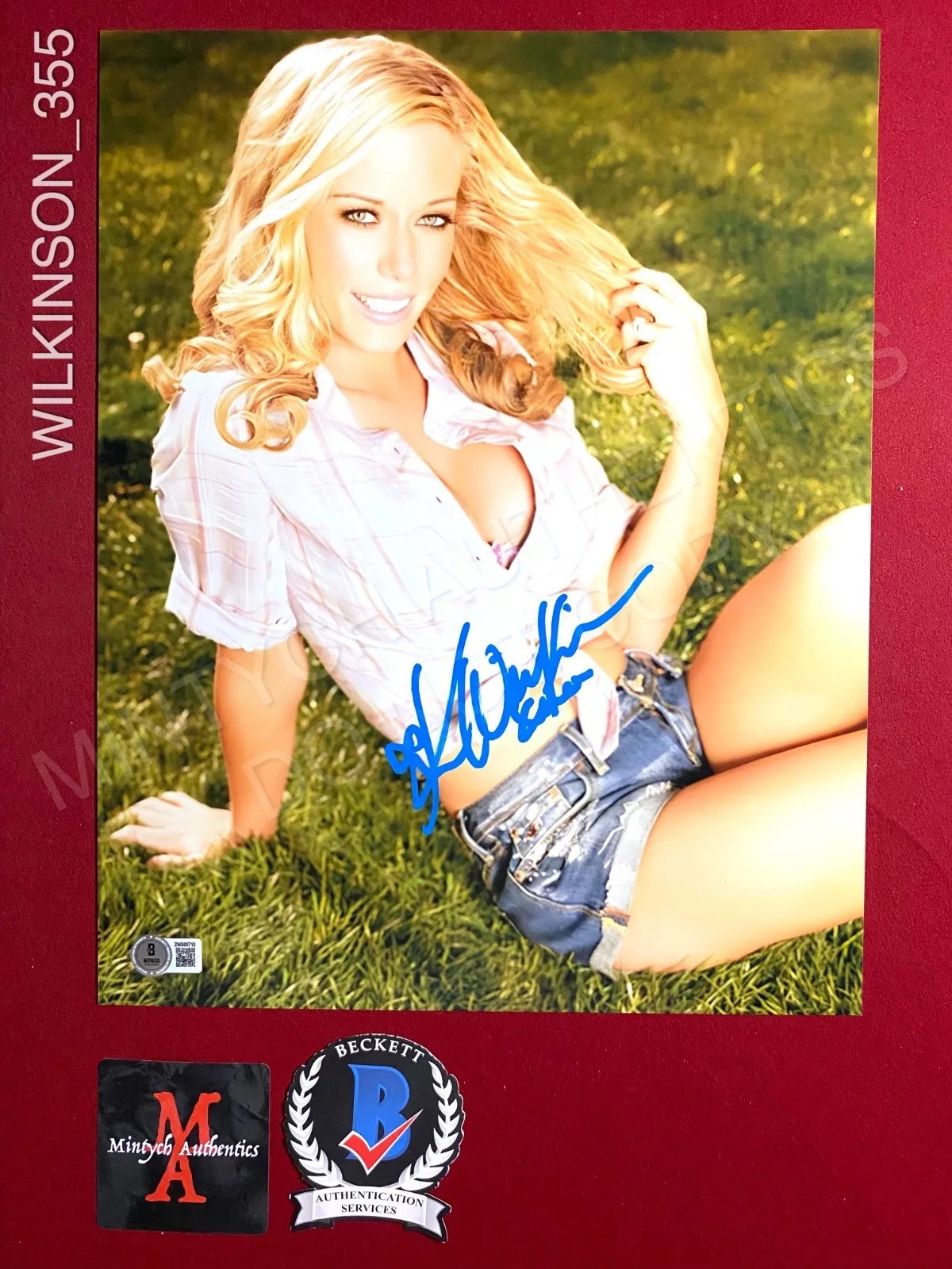 Kendra Wilkinson — Kendra Wilkinson autographed signed 11x14 photo Playboy Beckett COA