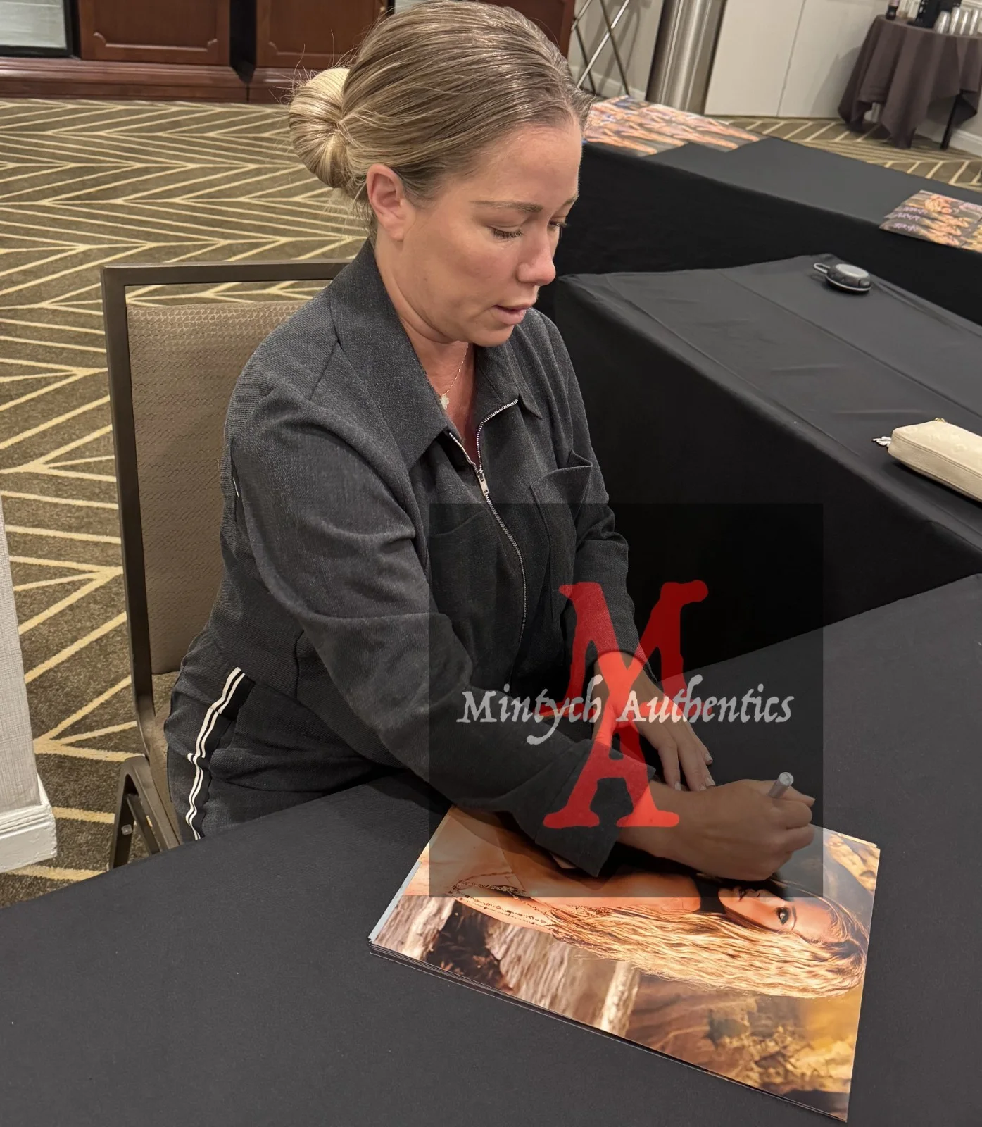 Kendra Wilkinson — Kendra Wilkinson autographed signed 8x10 photo Playboy Beckett COA, изображение 2