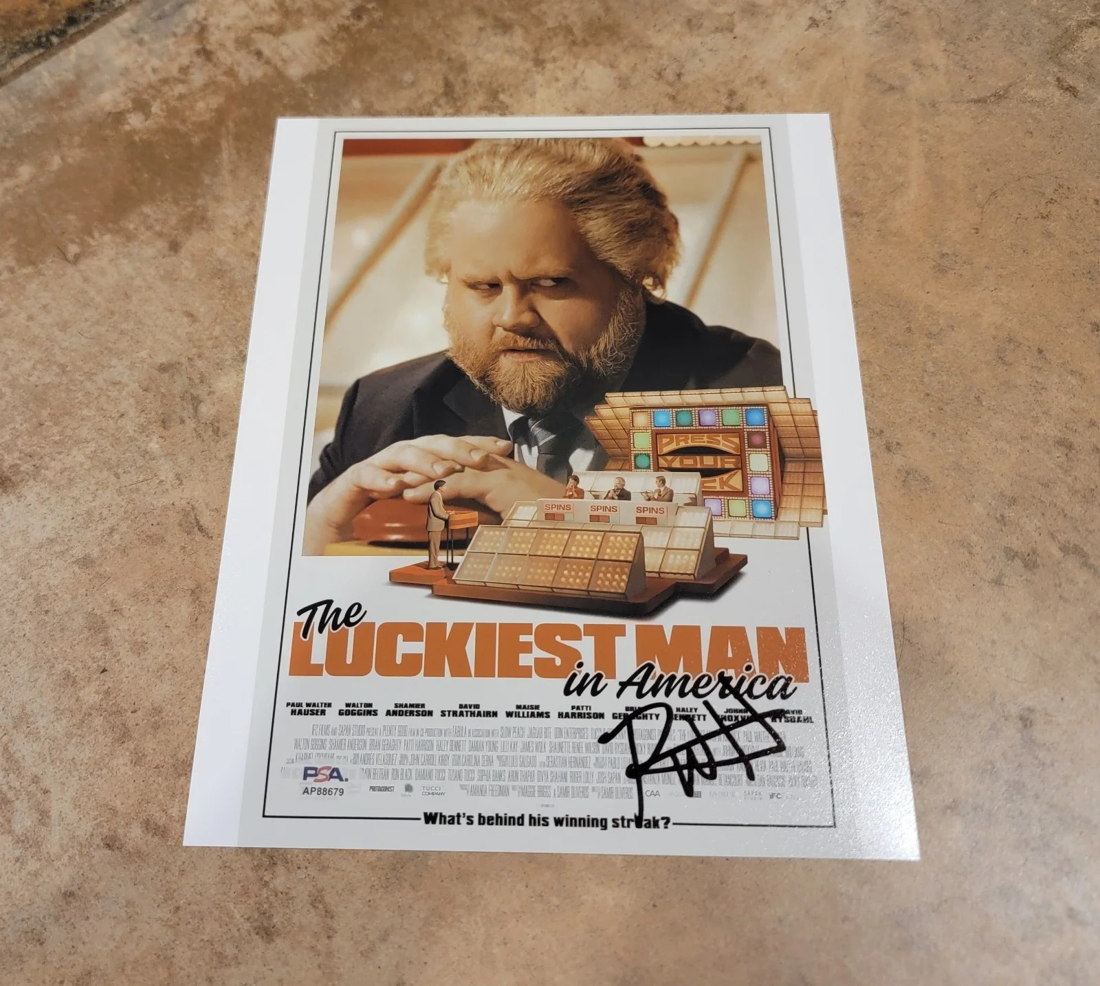 Paul Walter Hauser — Paul Walter Hauser signed 8x10 photo autograph PSA The Luckiest Man in America