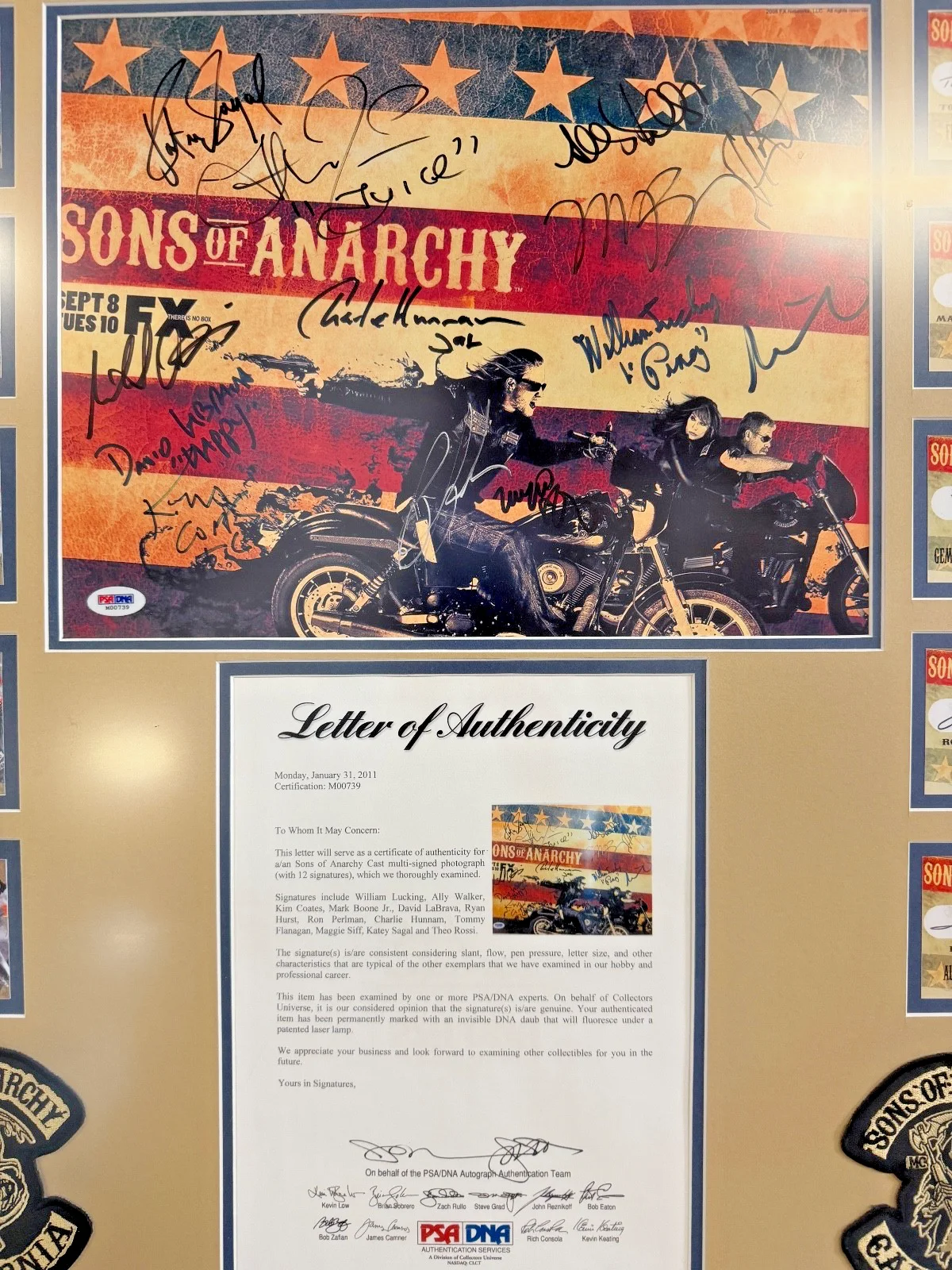 Charlie Huanarty Ron Perlman Ryan Hurst — Sons Of Anarchy Signed Autographed Custom Framed Photo 10 cast members PSA COA, изображение 3