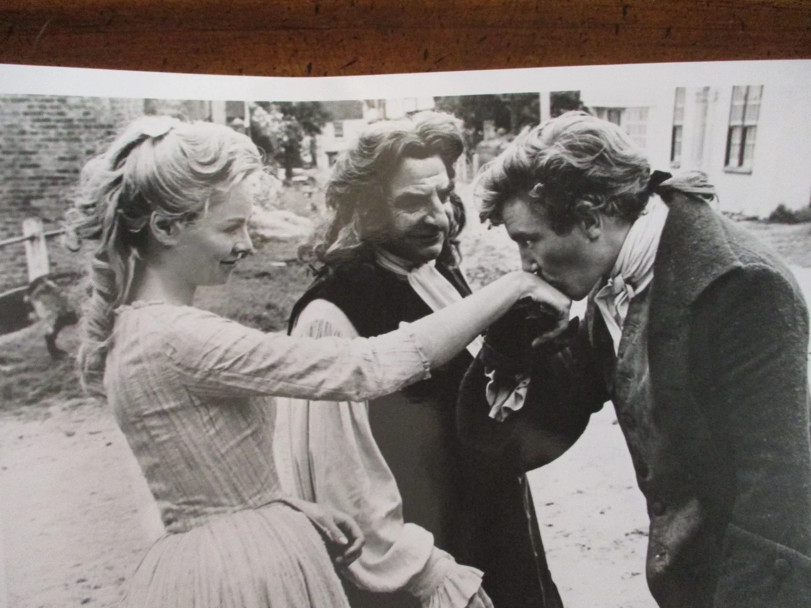 Susannah York/Hugh Griffith/Albert Finney(TOM JONES)1989 10x 8 B & W Press Photo, изображение 2