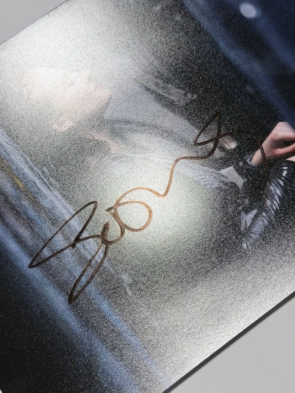 Sophie Turner signed 8x10 Game of thrones Lara Croft no coa, изображение 2