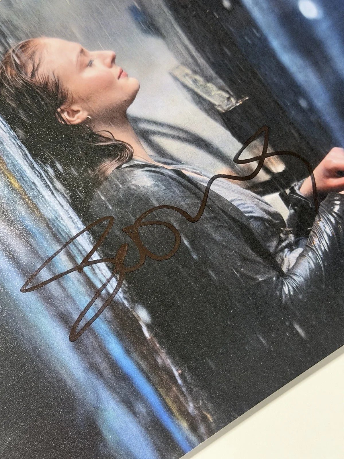 Sophie Turner signed 8x10 Game of thrones Lara Croft no coa, изображение 3
