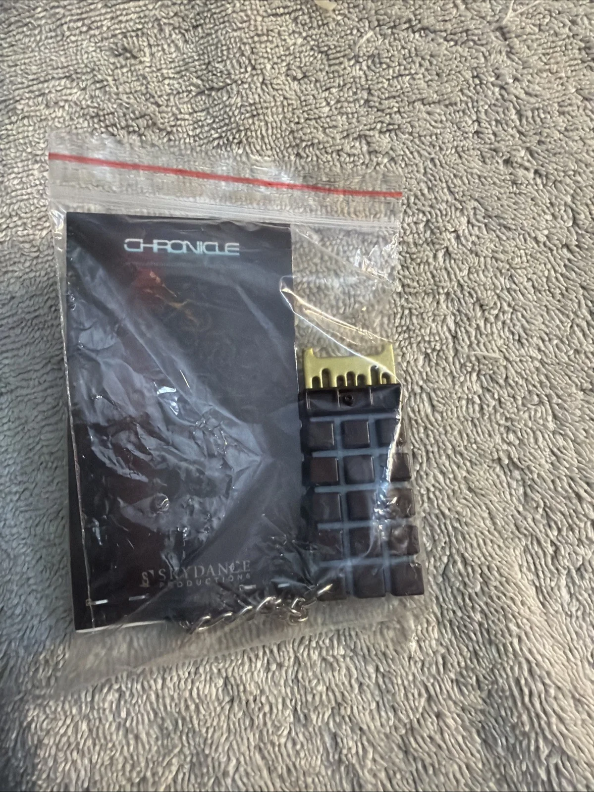 LOOTCRATE EXCLUSIVE TERMINATOR GENISYS BRAIN CHIP KEYCHAIN CHRONICLE COLLECTABL, image 2