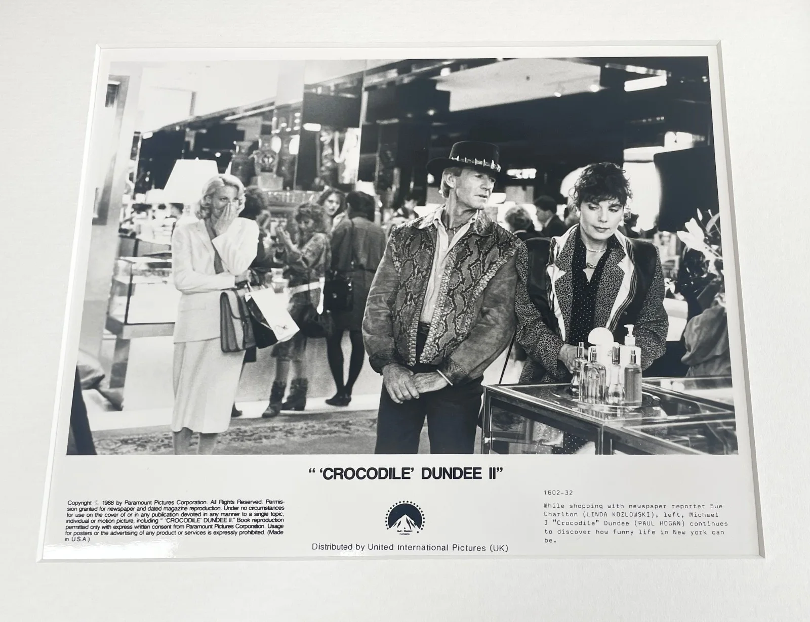 Crocodile Dundee II Photo Framed Original 8X10 Inch B&W Press Publicity Still, image 3