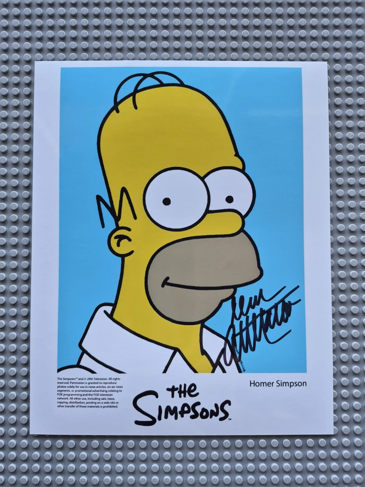 Dan Castellaneta — Dan Castellaneta Voice actor, "Homer Simpson" Signed 8X10 NO INSCRIPTION !