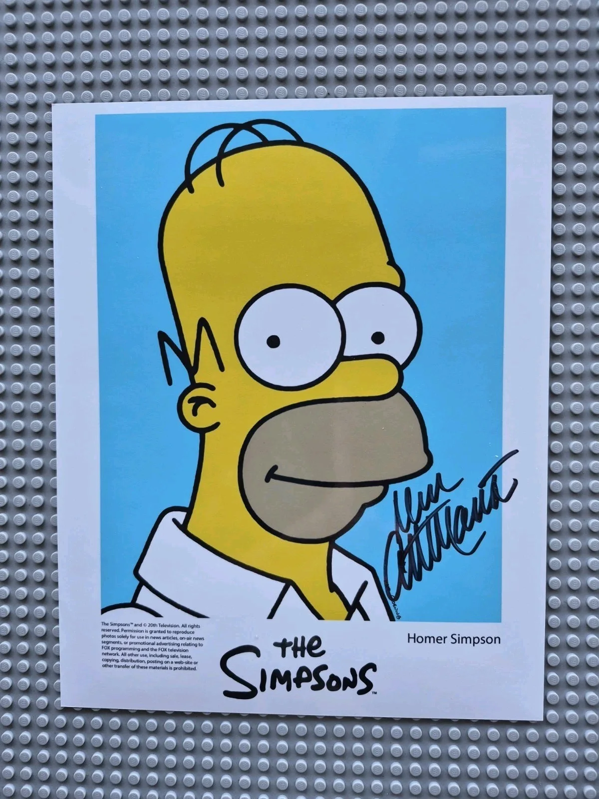 Dan Castellaneta — Dan Castellaneta Voice actor, "Homer Simpson" Signed 8X10 NO INSCRIPTION !