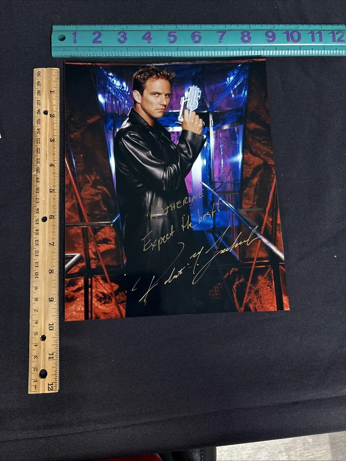 Actor pictured — Earth Final Conflict Autograph Robt Leeshock/Kincaid Signed 8x10 Photo, изображение 2