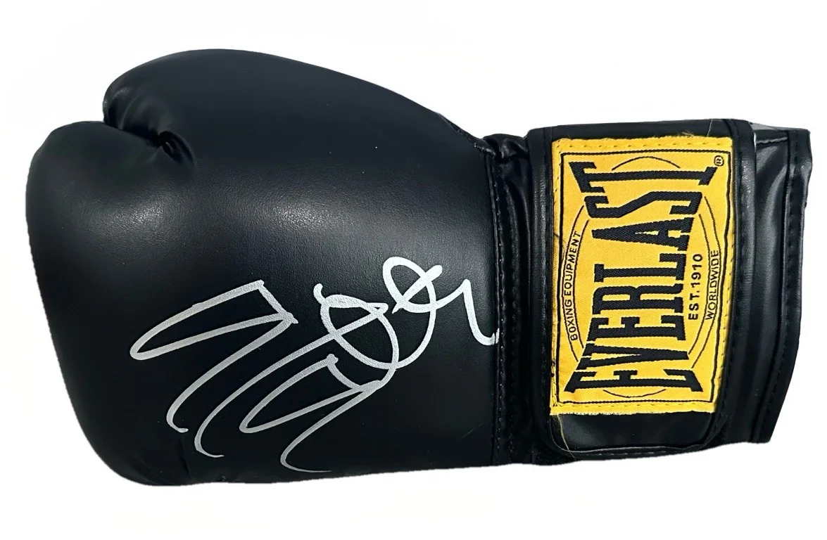 Sylvester Stallone — Sylvester Stallone Signed Glove Rocky Movie Sly Stallone Autograph Glove Proof !