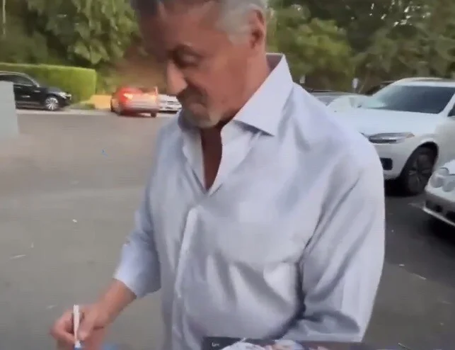 Sylvester Stallone — Sylvester Stallone Signed Glove Rocky Movie Sly Stallone Autograph Glove Proof !, изображение 3