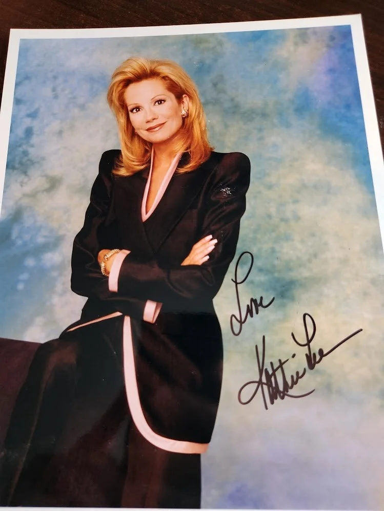 KATHIE LEE GIFFORD — KATHIE LEE GIFFORD "REGIS AND KATHIE LEE" 8X10 PHOTO
