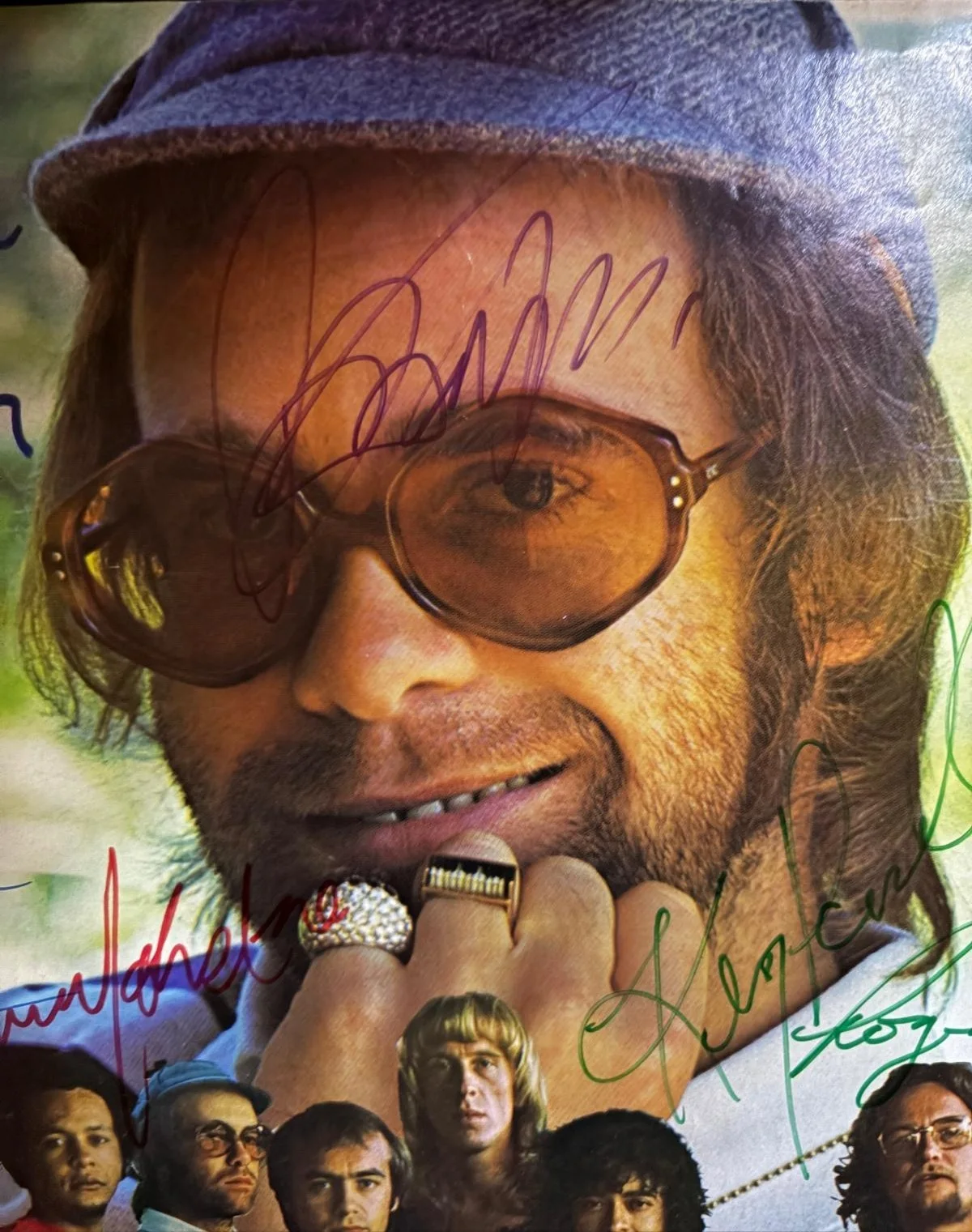 Elton John, Bernie Taupin, Caleb, Ray, Davey, Kenny, Roger, James — ELTON JOHN BAND SIGNED AUTOGRAPHED 11X14 PHOTO X7 BERNIE CALEB RAY DAVEY PSA A, изображение 3