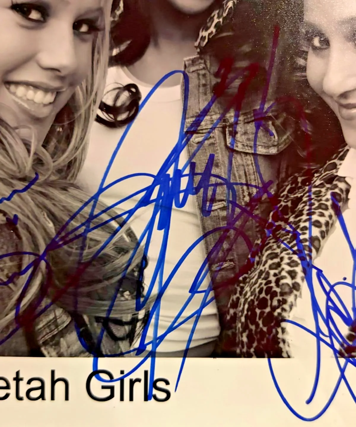 Adrienne Bailon, Sabrina Bryan, Kiely Williams — THE CHEETAH GIRLS SIGNED 8X10 PHOTO X3 ADRIENNE BAILON SABRINA BRYAN KIELY W PSA, изображение 3