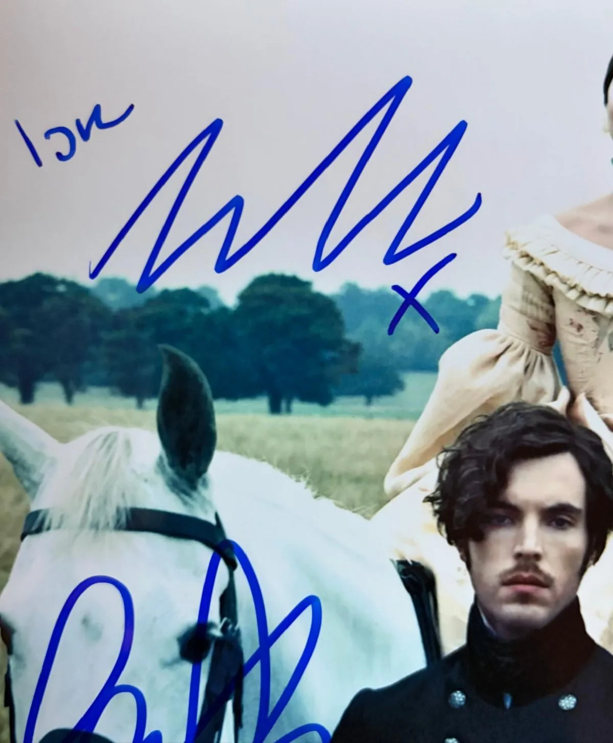 JENNA-LOUISE COLEMAN, TOM HUGHES — JENNA LOUISE COLEMAN & TOM HUGHES SIGNED AUTOGRAPHED 8X10 PHOTO VICTORIA PSA COA, изображение 2