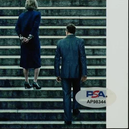 Liz Hannah — LIZ HANNAH SIGNED AUTOGRAPHED 8X10 PHOTO STREEP HANKS THE POST RARE PSA COA, изображение 3