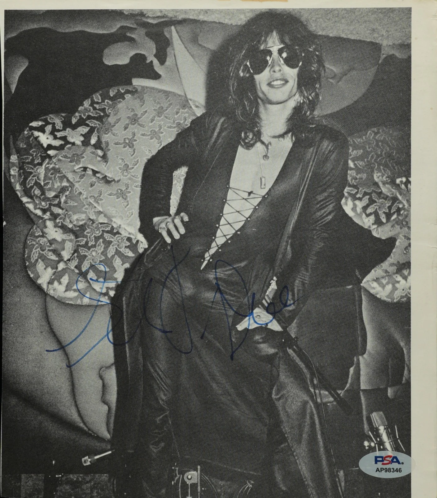 Steven Tyler — STEVEN TYLER AEROSMITH SIGNED AUTOGRAPHED 8X10 PHOTO PERRY VINTAGE RARE PSA DD