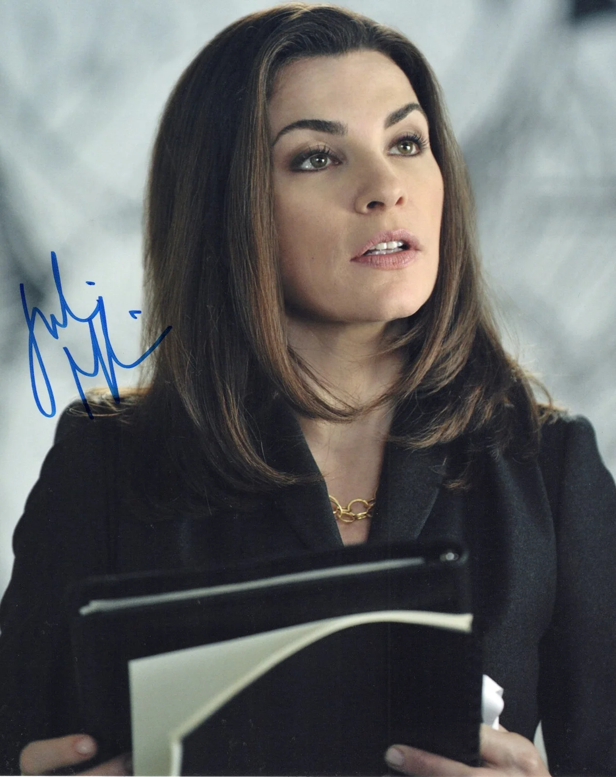 Julianna Marguiles — Julianna Marguiles Autographed Photo 2 w COA
