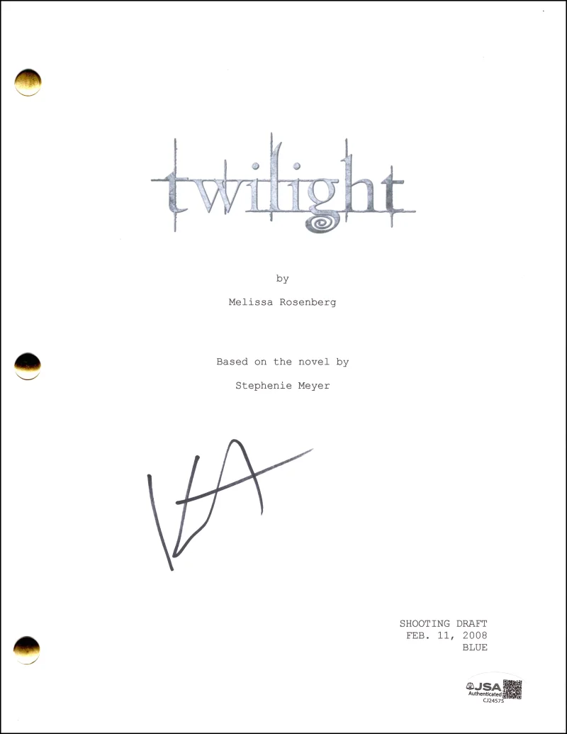 Kristen Stewart — Kristen Stewart Signed Autograph Twilight Full Movie Script Screenplay JSA COA