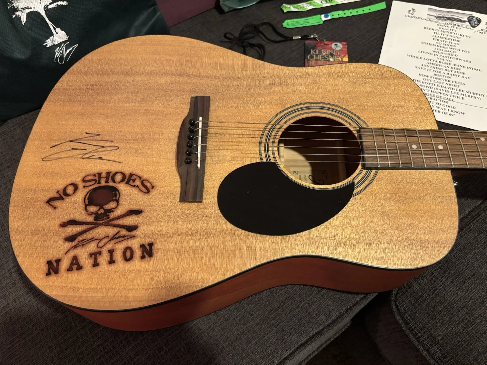 Kenney Chesney Signed Autographed Acoustic Guitar No Shoes Nation + Bundle, image 2