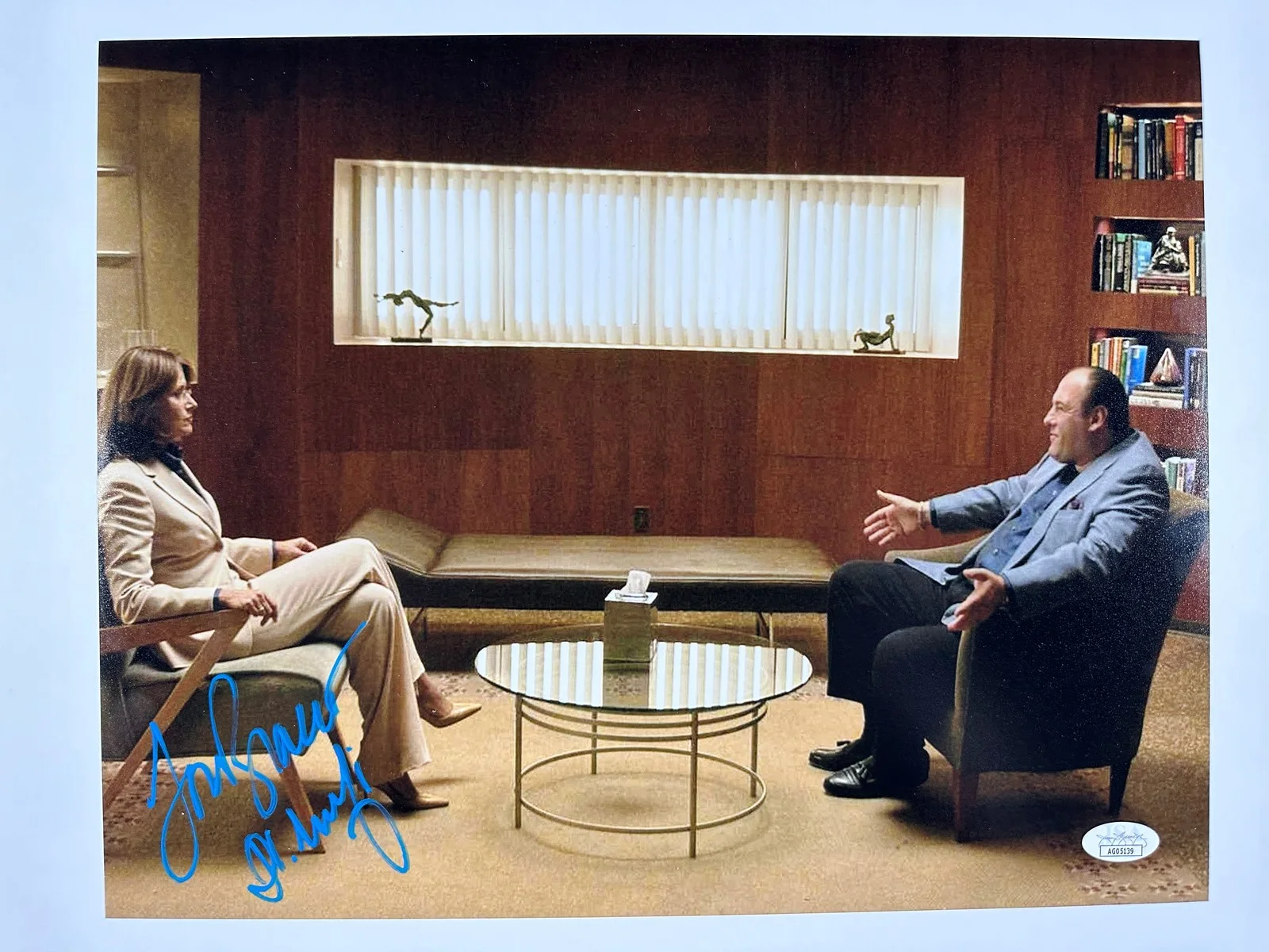 Lorraine Bracco — Lorraine Bracco Signed 11x14 Photo Sopranos JSA COA from Private Signing