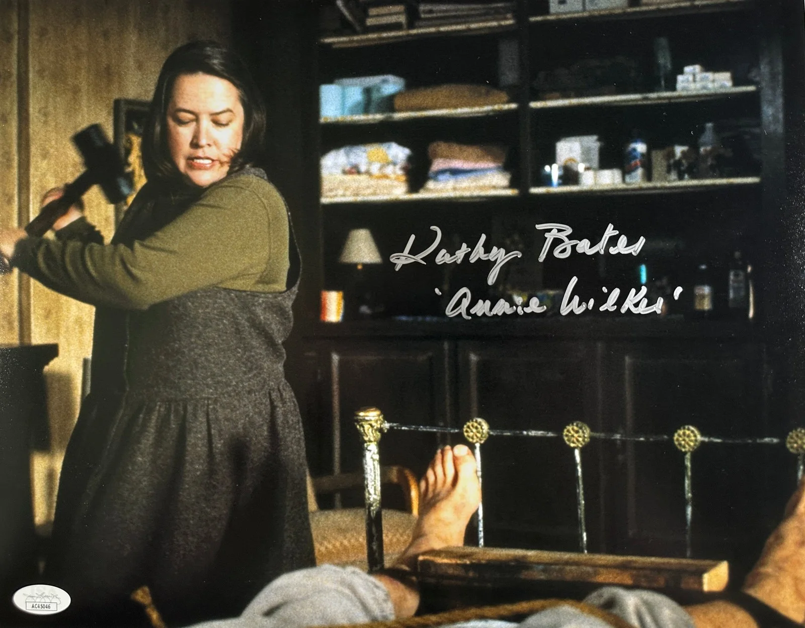 Kathy Bates — Kathy Bates Signed 11x14 Photo 'Annie Wilkes' JSA COA from Private Signing