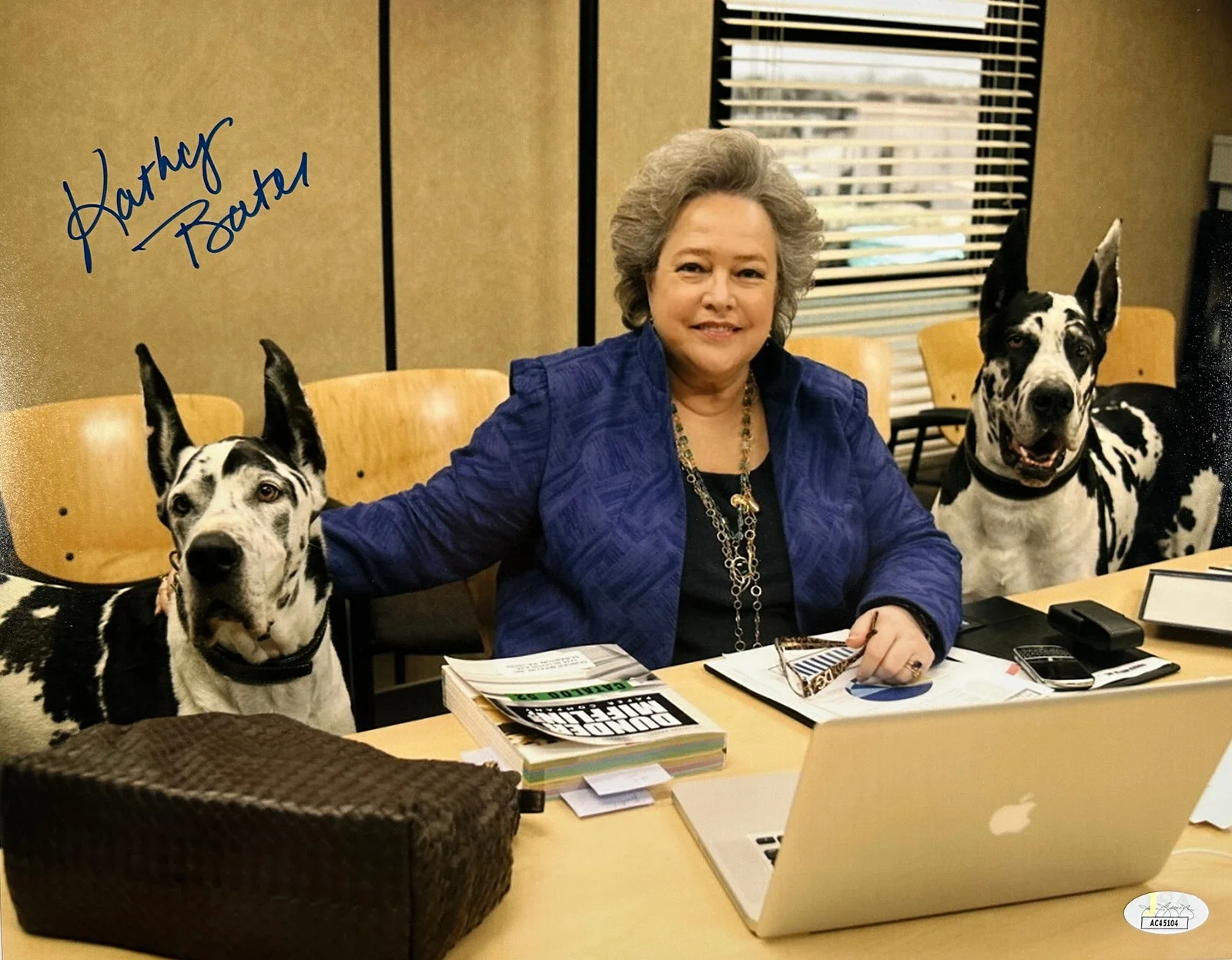 Kathy Bates — Kathy Bates Signed 11x14 Photo The Office JSA COA from Private Signing