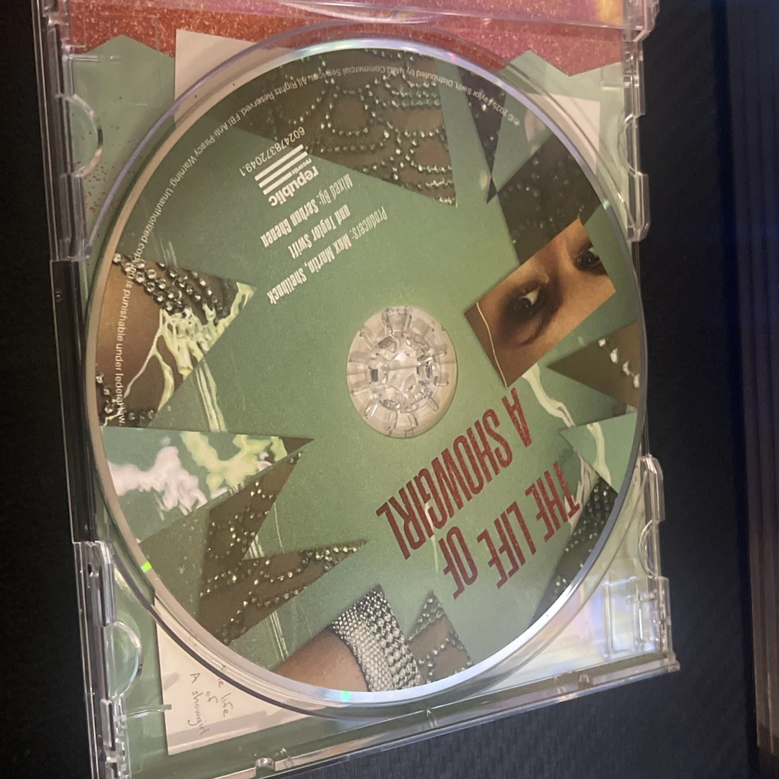 Taylor Swift Signed The Life of a Showgirl CD Album Photo #4 UNIQUE SIGNATURE, изображение 2