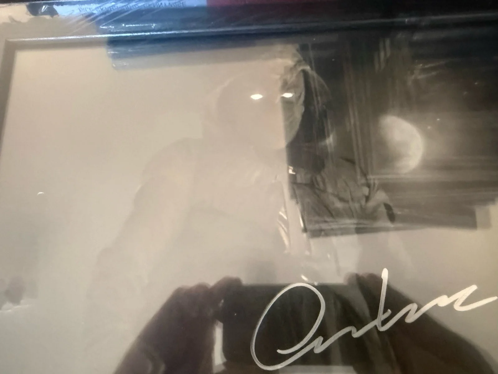 Oscar Issacs (Moonknight) 11x14 Autographed Photo Beckett Certified # BF11968, изображение 2