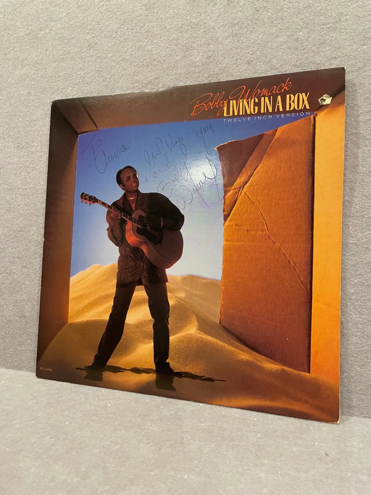 RARE SIGNED AUTOGRAPHED BOBBY WOMACK VINYL RECORD LIVING IN A BOX, image 3
