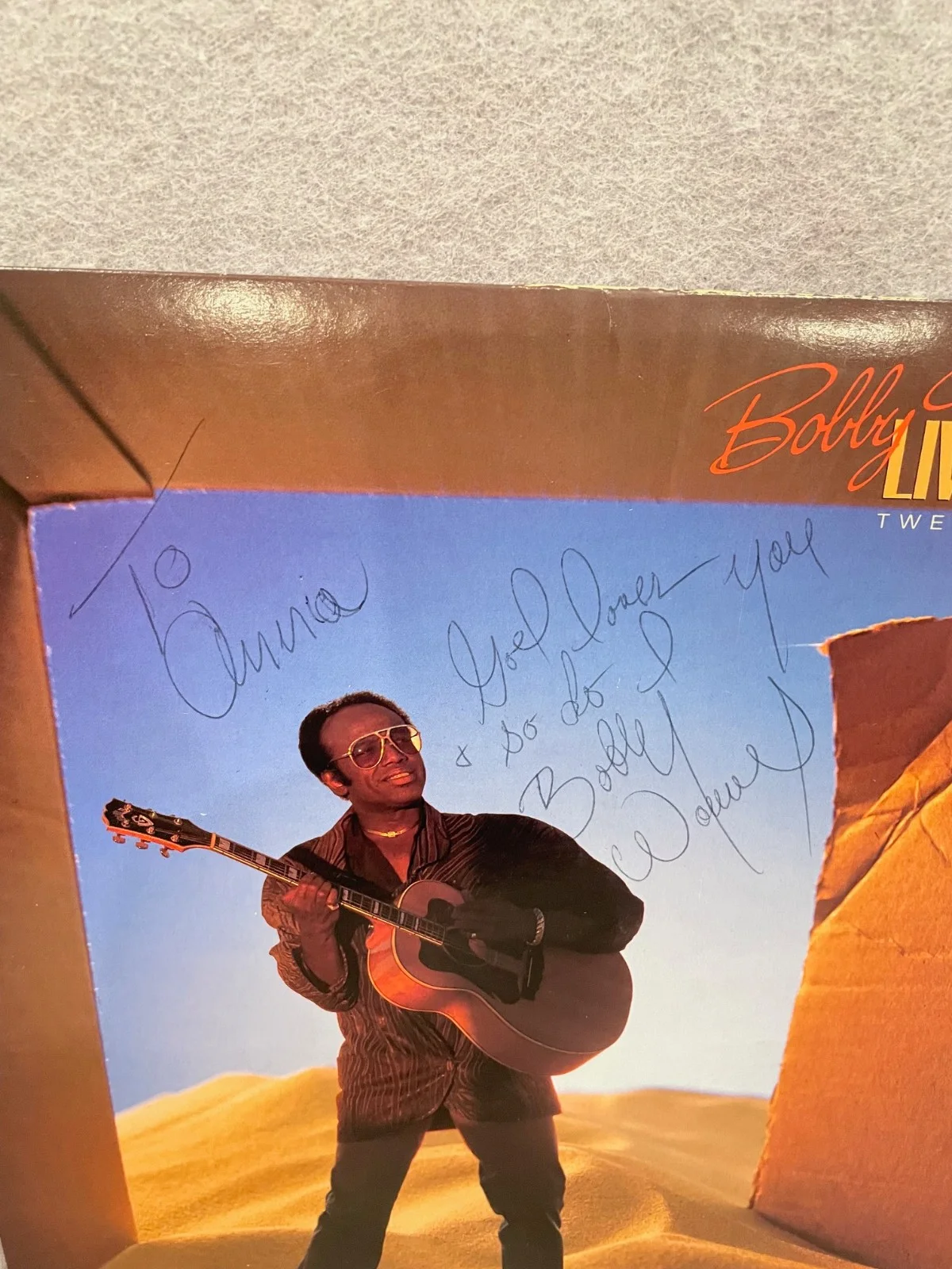 RARE SIGNED AUTOGRAPHED BOBBY WOMACK VINYL RECORD LIVING IN A BOX, image 5