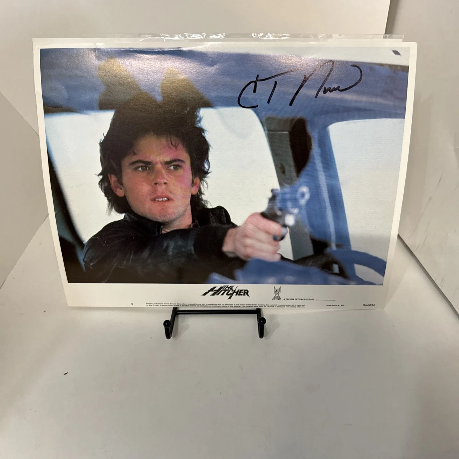 C Thomas Howell — C. Thomas Howell Signed Original The Hitcher Lobby Card -11x14, image 2