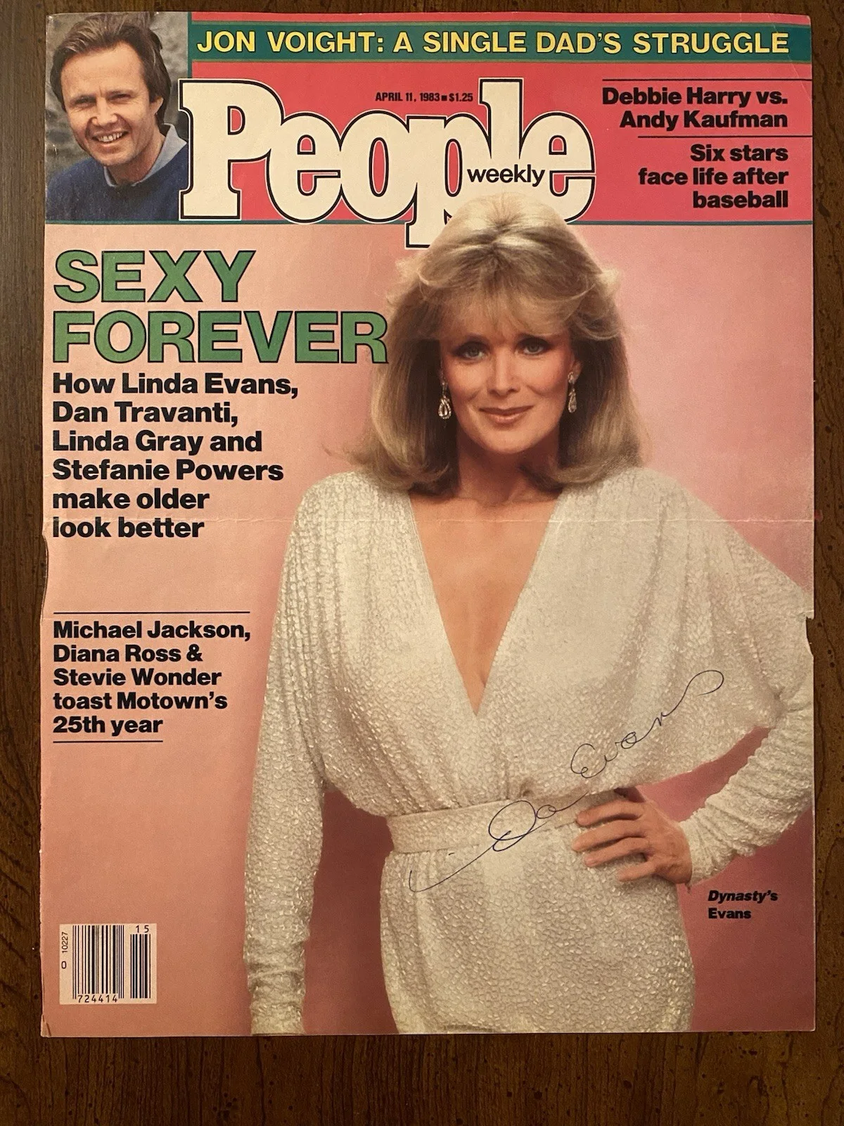 Linda Evans — Linda Evans Signed Autographed People Magazine With COA Dynasty