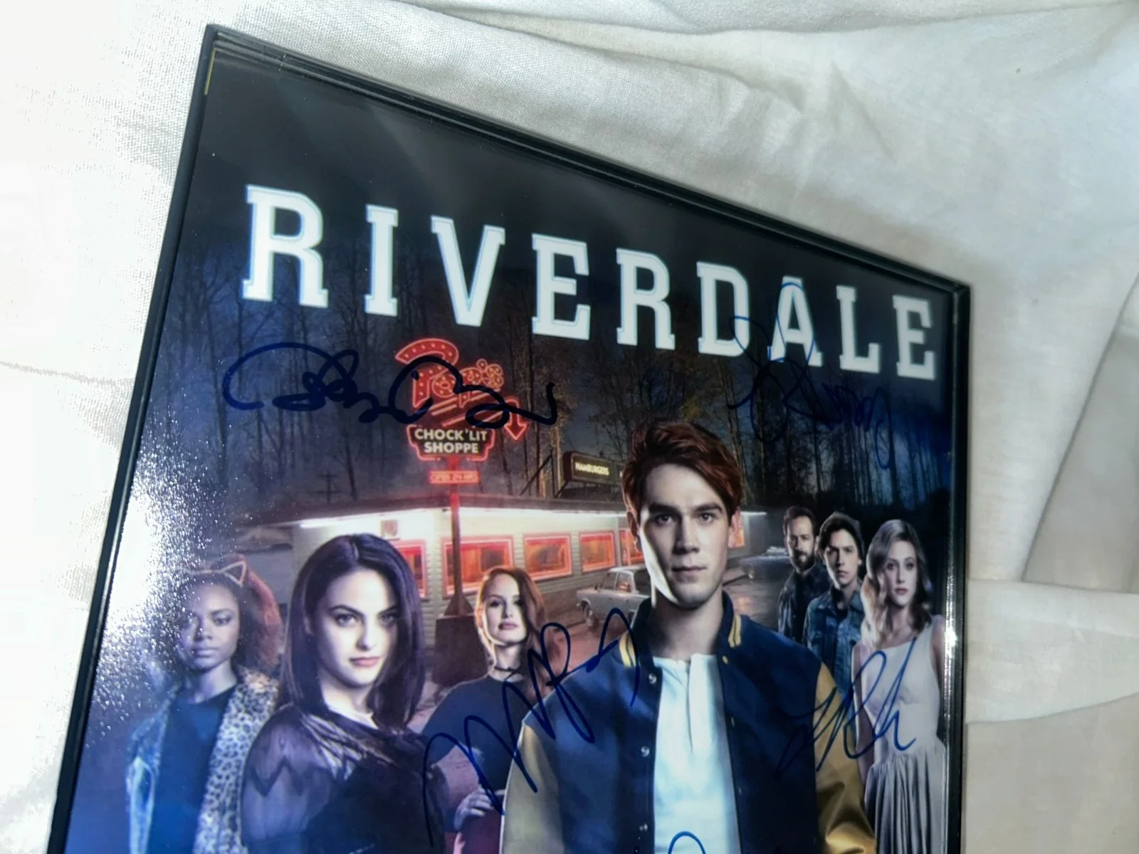 Rare Riverdale Cast Signed Autograph Framed Photo 8X10 7 Members Collectible, изображение 2