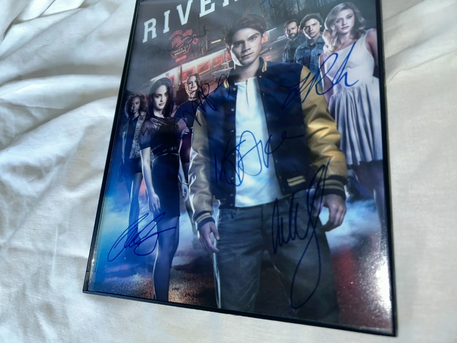 Rare Riverdale Cast Signed Autograph Framed Photo 8X10 7 Members Collectible, изображение 4