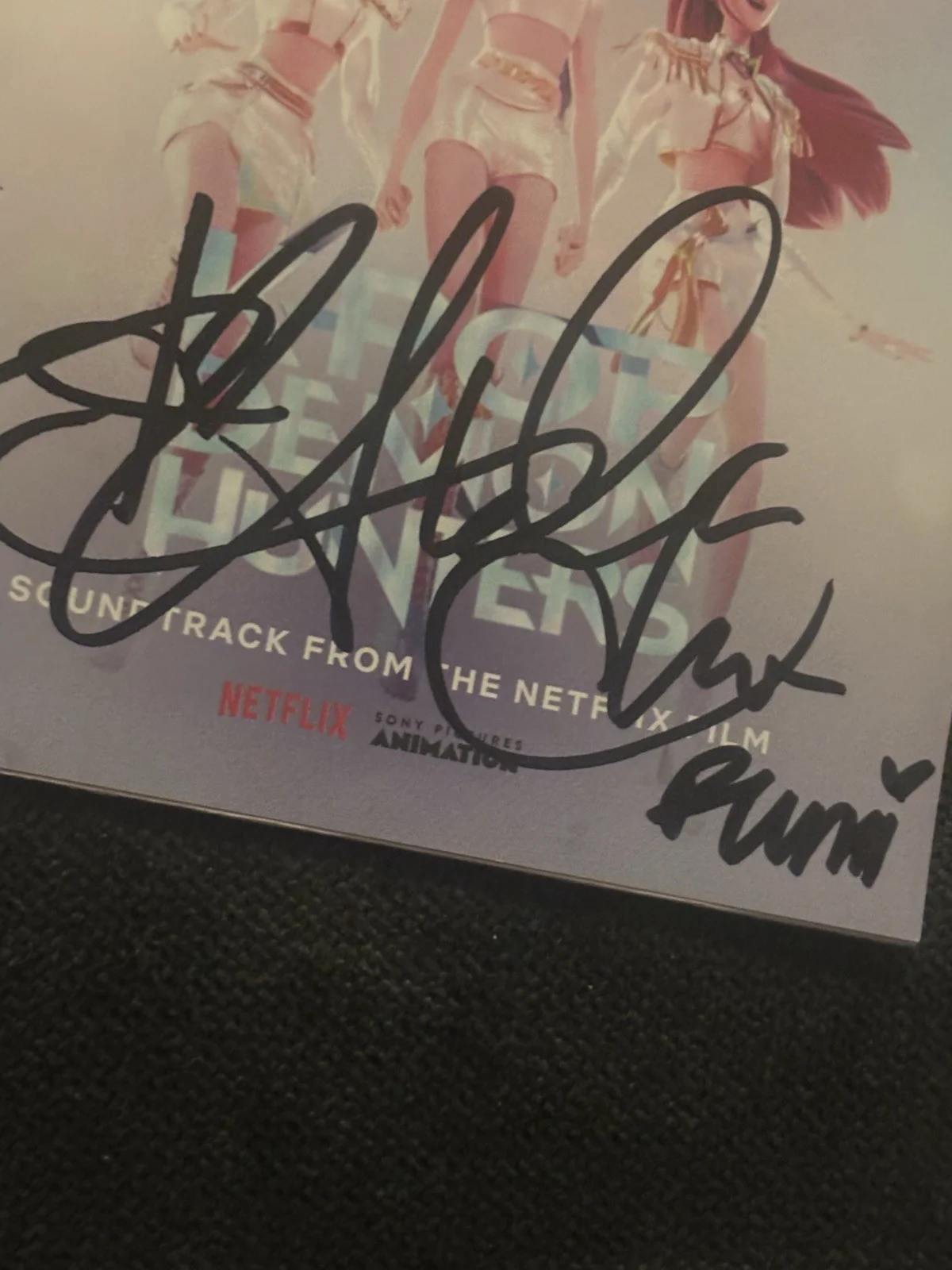 Damon Hunters K-Pop CD Signed by Arden Cho (Rumi) – Autographed w/ Video Proof, изображение 4