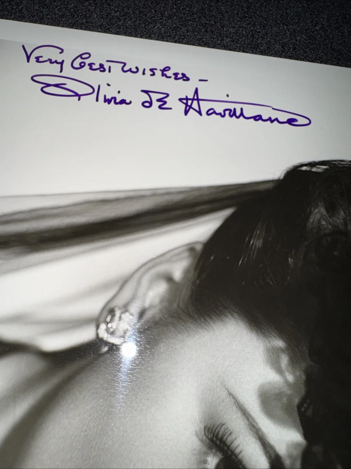 Olivia de Havilland — Olivia De Havilland Autographed Signed 8x10 Photograph JSA Authenticated, изображение 2