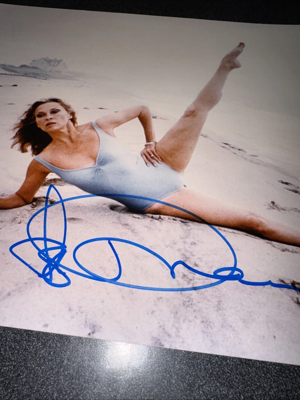 Faye Dunaway — Faye Dunaway Autographed Signed 8x10 Photograph PSA/DNA Authenticated, image 2