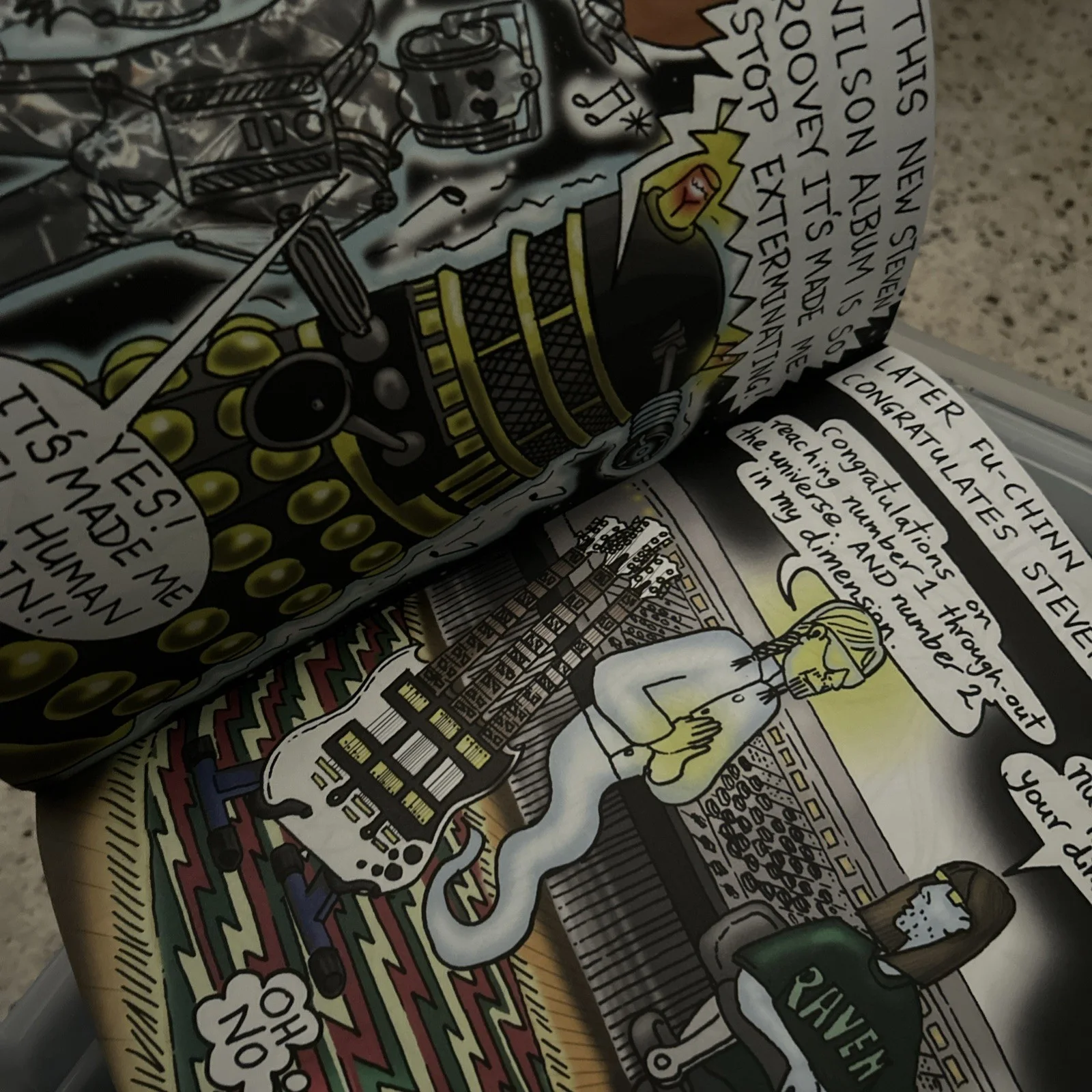 Nick Beggs Signed Steven Wilson & The Guitar of EPIJ Comic Book – Rare w/poster, изображение 4