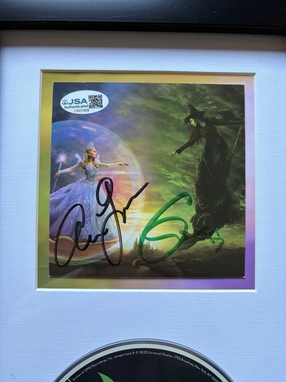 Wicked: The Soundtrack Signed CD by Ariana Grande Cynthia Erivo CD FRAMED JSA, изображение 2