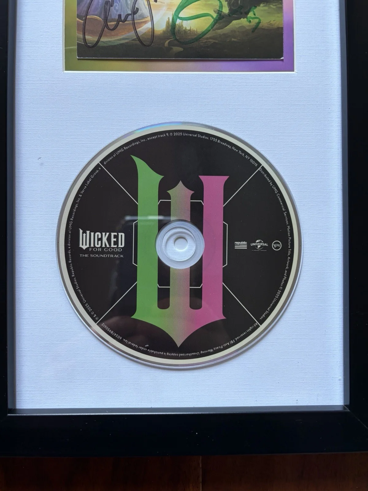 Wicked: The Soundtrack Signed CD by Ariana Grande Cynthia Erivo CD FRAMED JSA, изображение 3