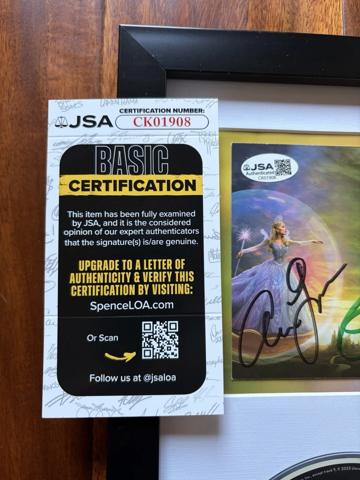 Wicked: The Soundtrack Signed CD by Ariana Grande Cynthia Erivo CD FRAMED JSA, изображение 4