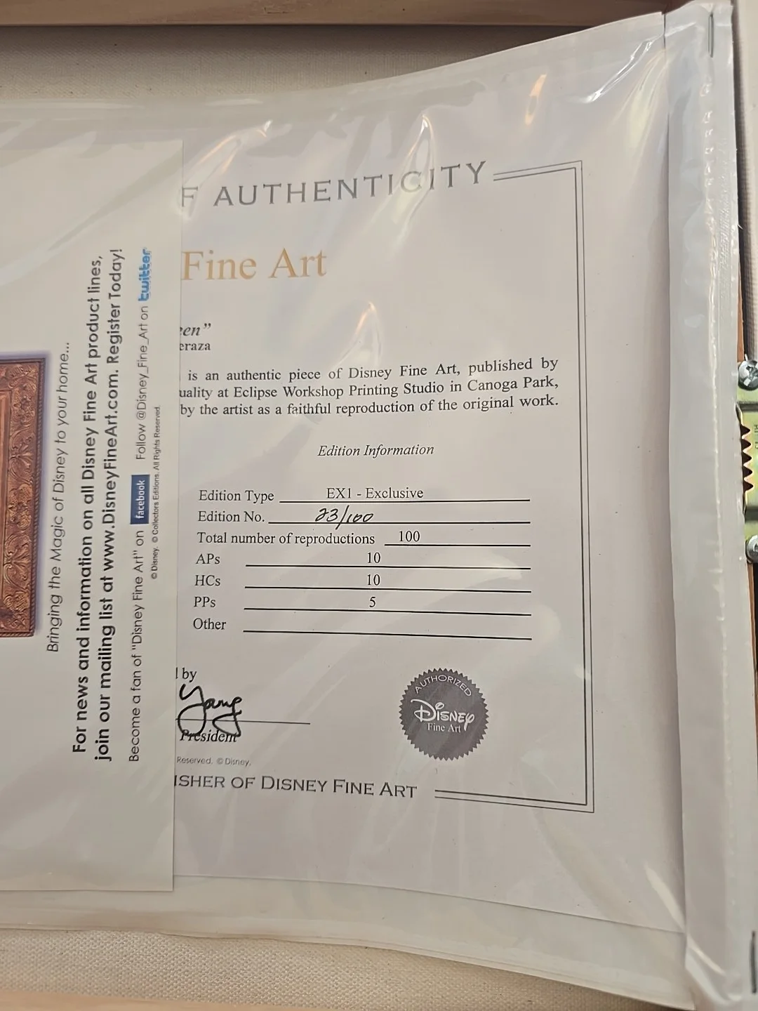 Mike Peraza, Helena B. Carter — Disney Alice In Wonderland "Red Queen" Signed: Helena B.Carter & Mike Peraza, image 3