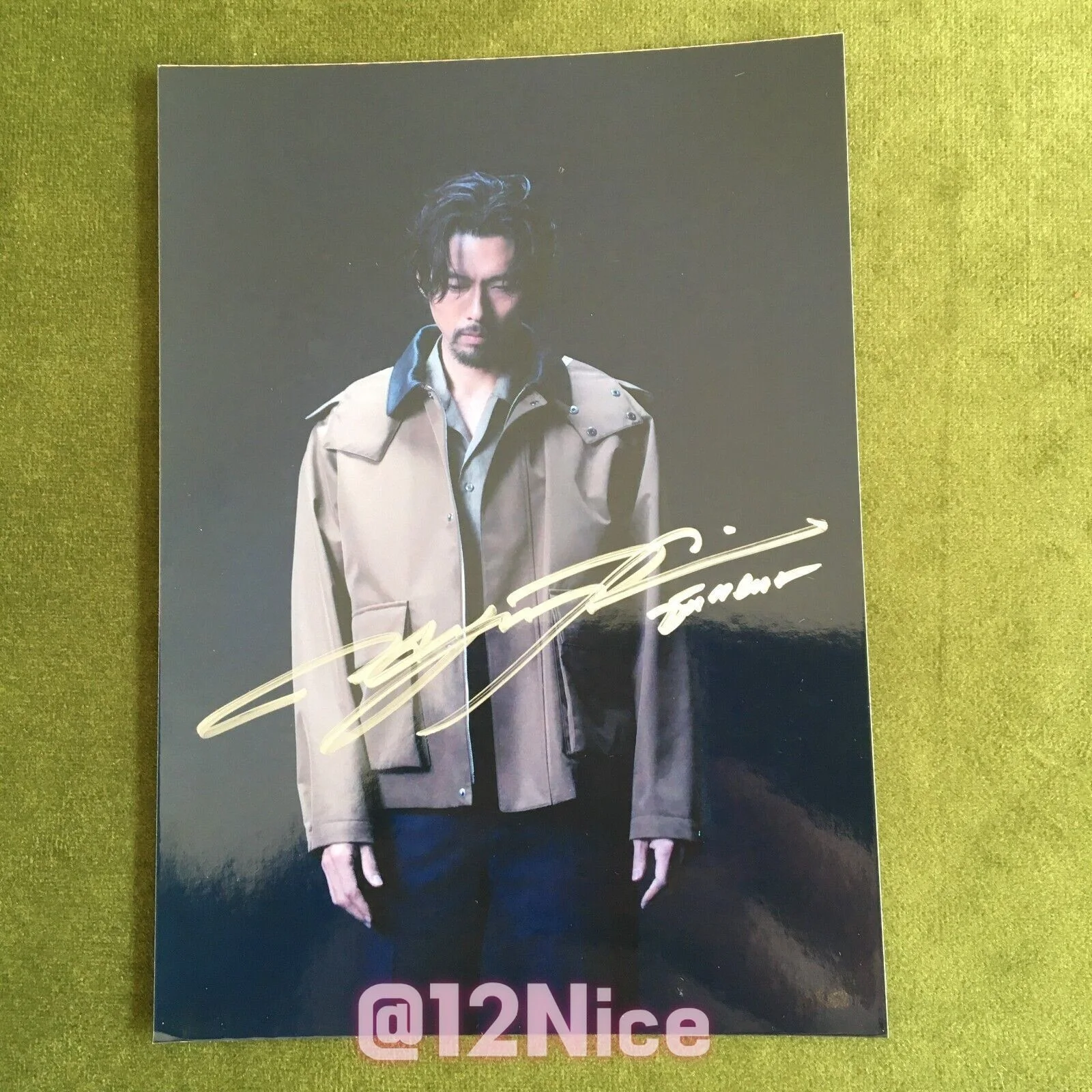 HYUN BIN Autographed Signed Photo 4*6 K-POP Collection GIFTS rare 2022, image 3