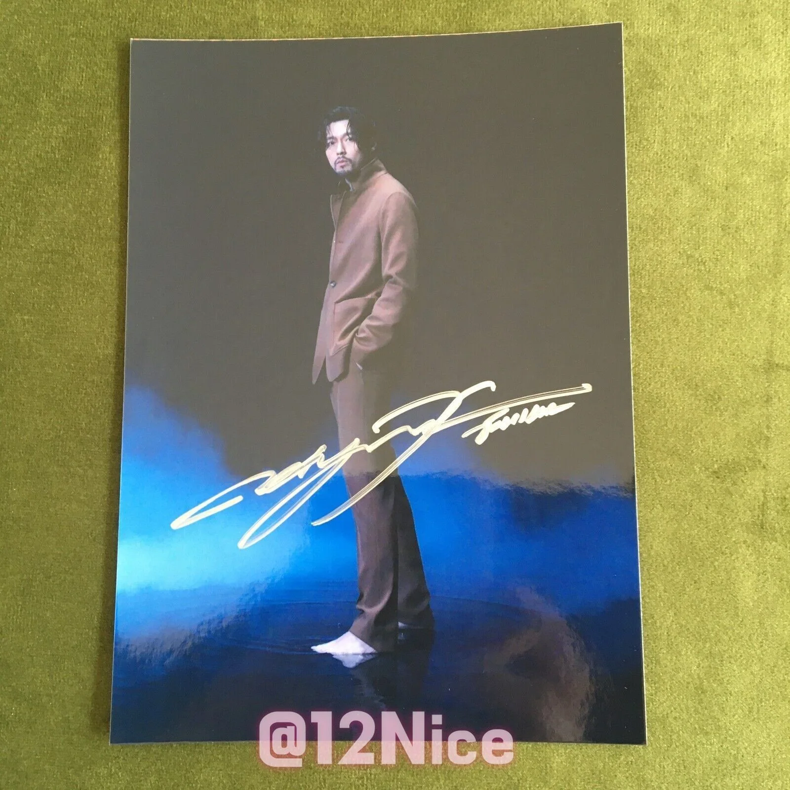HYUN BIN Autographed Signed Photo 4*6 K-POP Collection GIFTS rare 2022, image 4