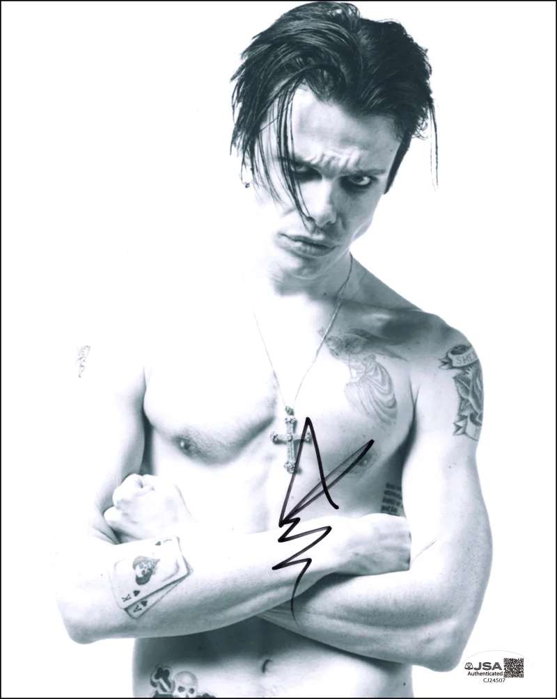 Yungblud — YUNGBLUD Signed Autograph 8x10 Photo - Shirtless Werid! Idols Rock Star JSA COA