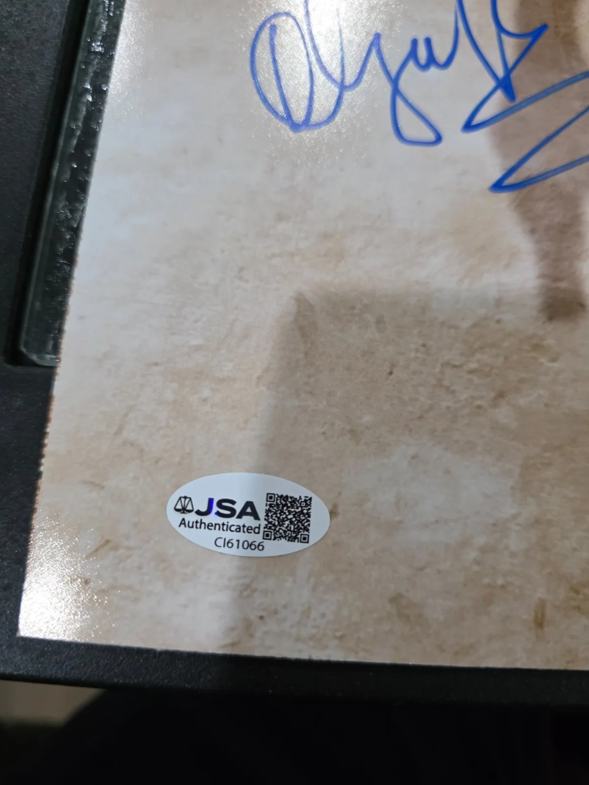 olga kurylenko — Olga Kurylenko signed 12x18 Picture coa jsa quantum of solace james bond, изображение 2