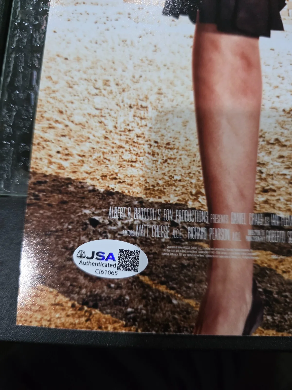 olga kurylenko — Olga Kurylenko signed 12x18 Picture coa jsa quantum of solace james bond, изображение 2